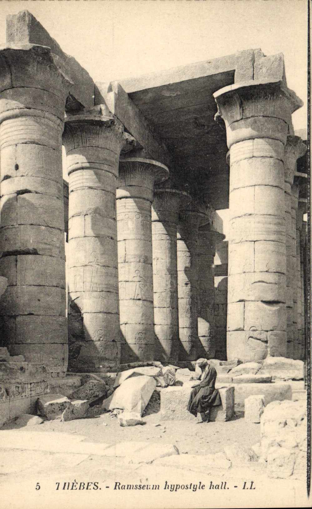 Thèbes - Ramsesum hypostyle hall - LL