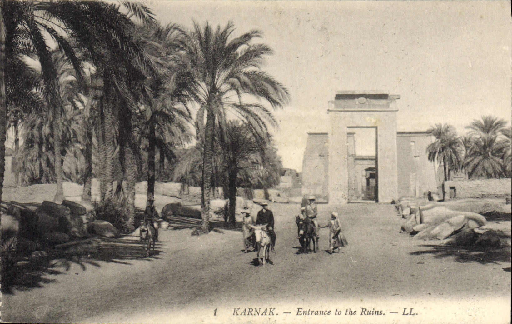 Karnak — Entrée des Ruines — LL.