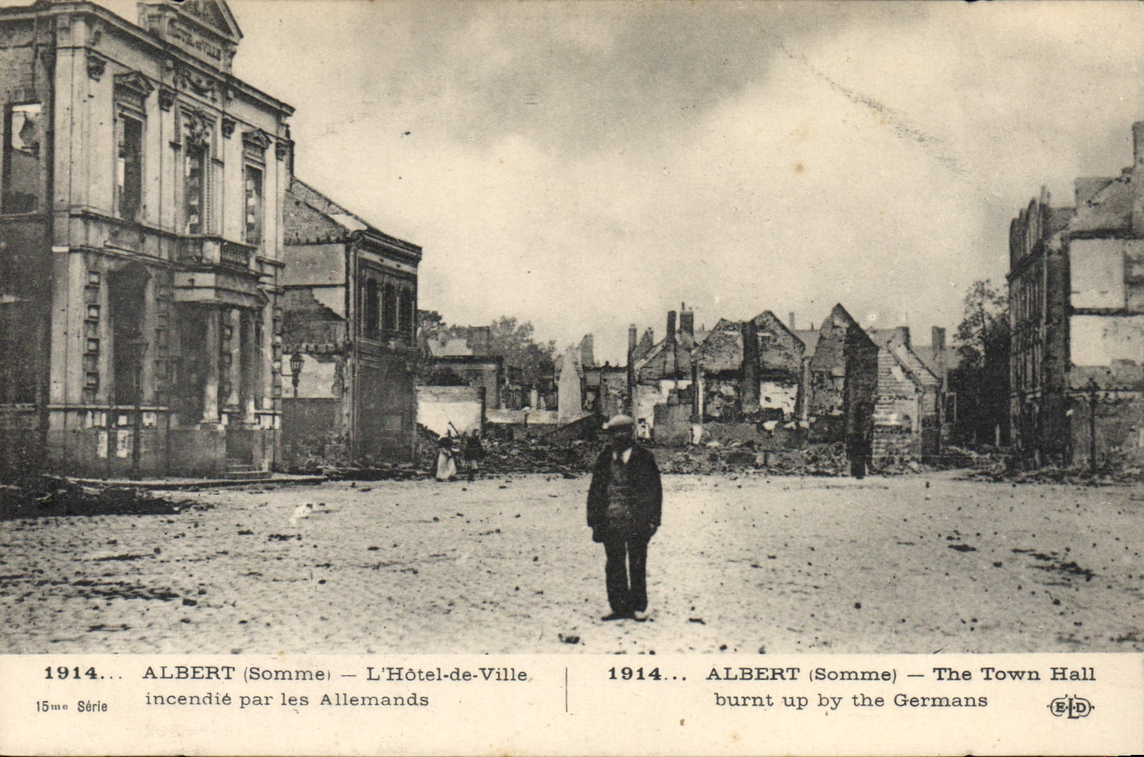 Albert (Somme) — L'Hôtel-de-Ville incendié par les Allemands — 15me Série