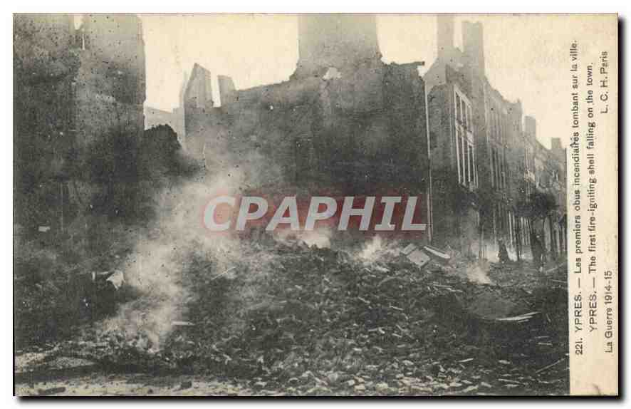Ypres — Les premiers obus incendiaires tombant sur la ville — L. C. H. Paris