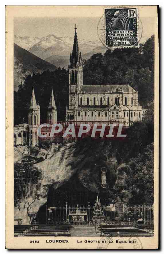 CPA Lourdes La Grotte et la Basilique 