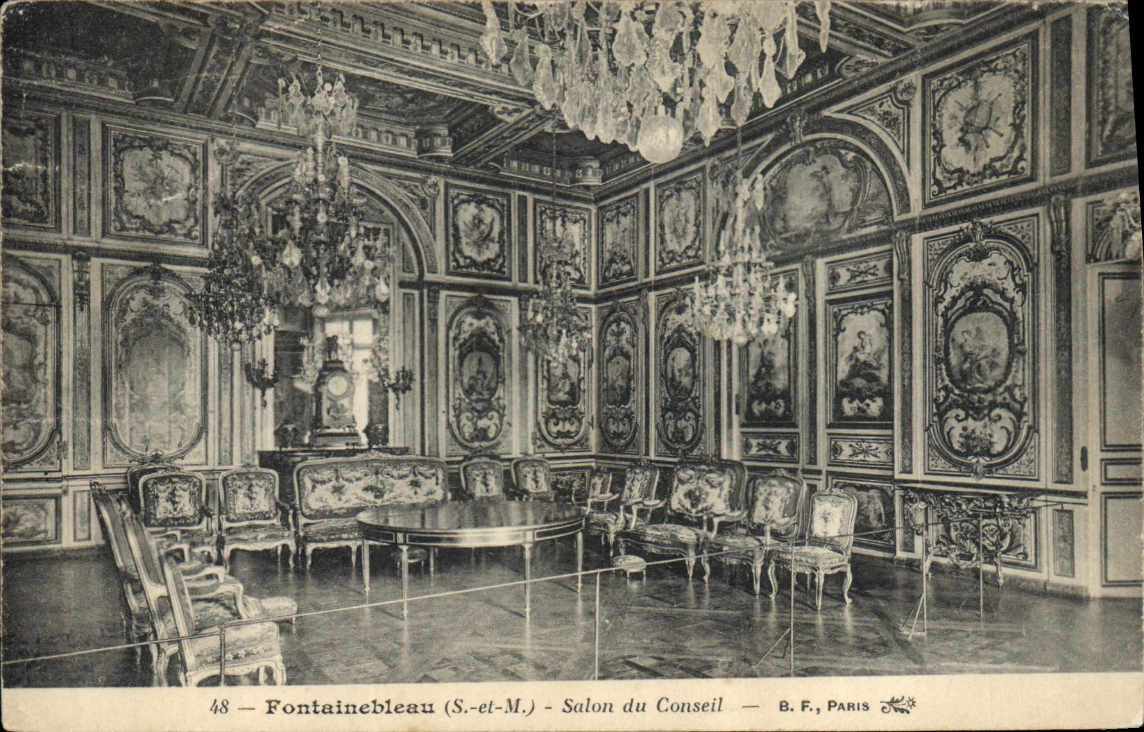 Fontainebleau (S.-et-M.) - Ratssaal — B.F., Paris