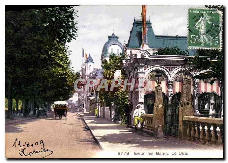 Evian-les-Bains. Le Quai — vue du quai avec bâtiment orné et calèche — Phototypie Co., Neuchâtel, n° 8778