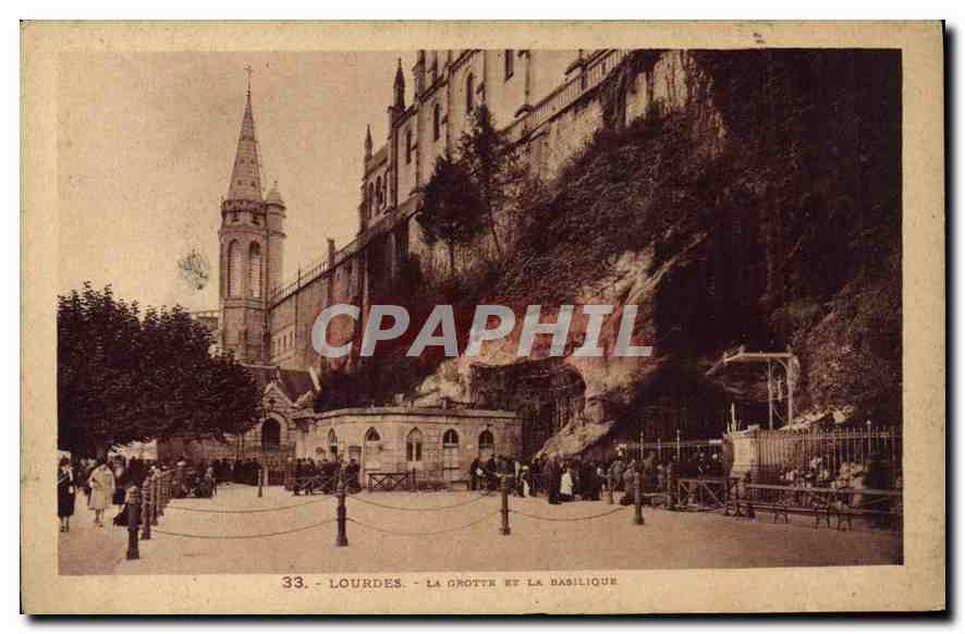CPA Lourdes La Grotte et la Basilique 