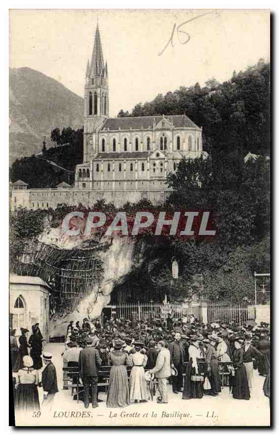CPA Lourdes La Grotte et la Basilique 