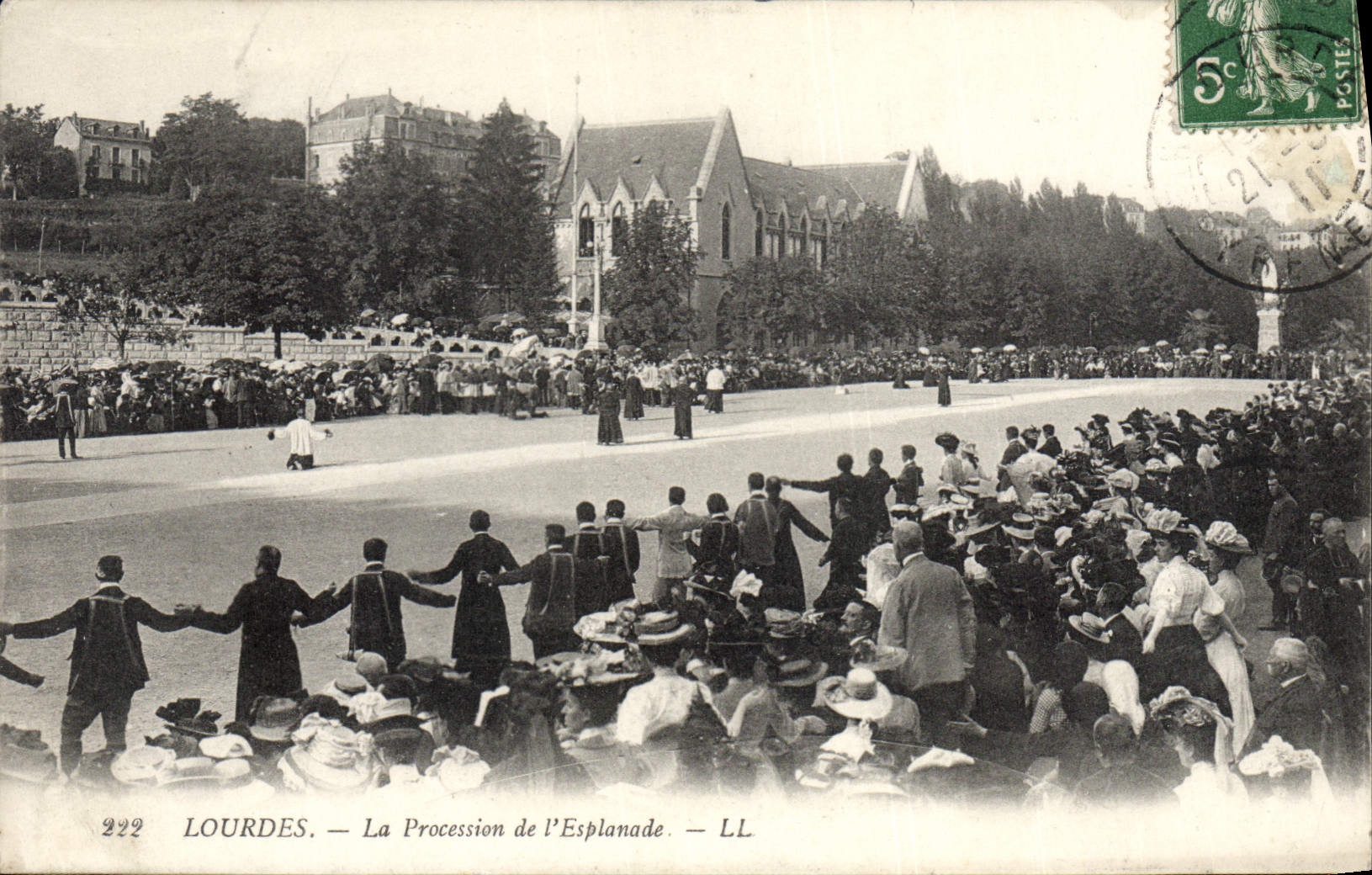 Lourdes — La Procession de l'Esplanade — LL - Recto