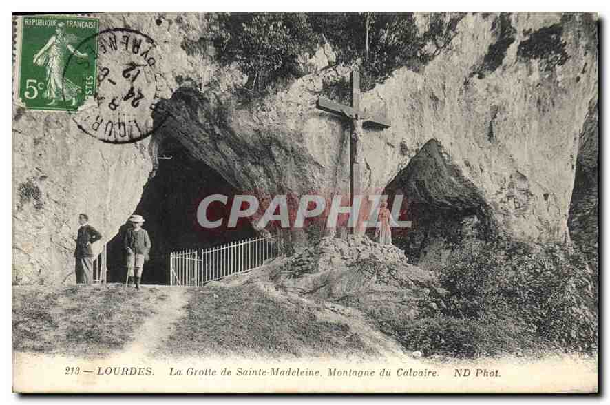 CPA Lourdes La Grotte de Sainte Madeleine Montagne du Calvaire 
