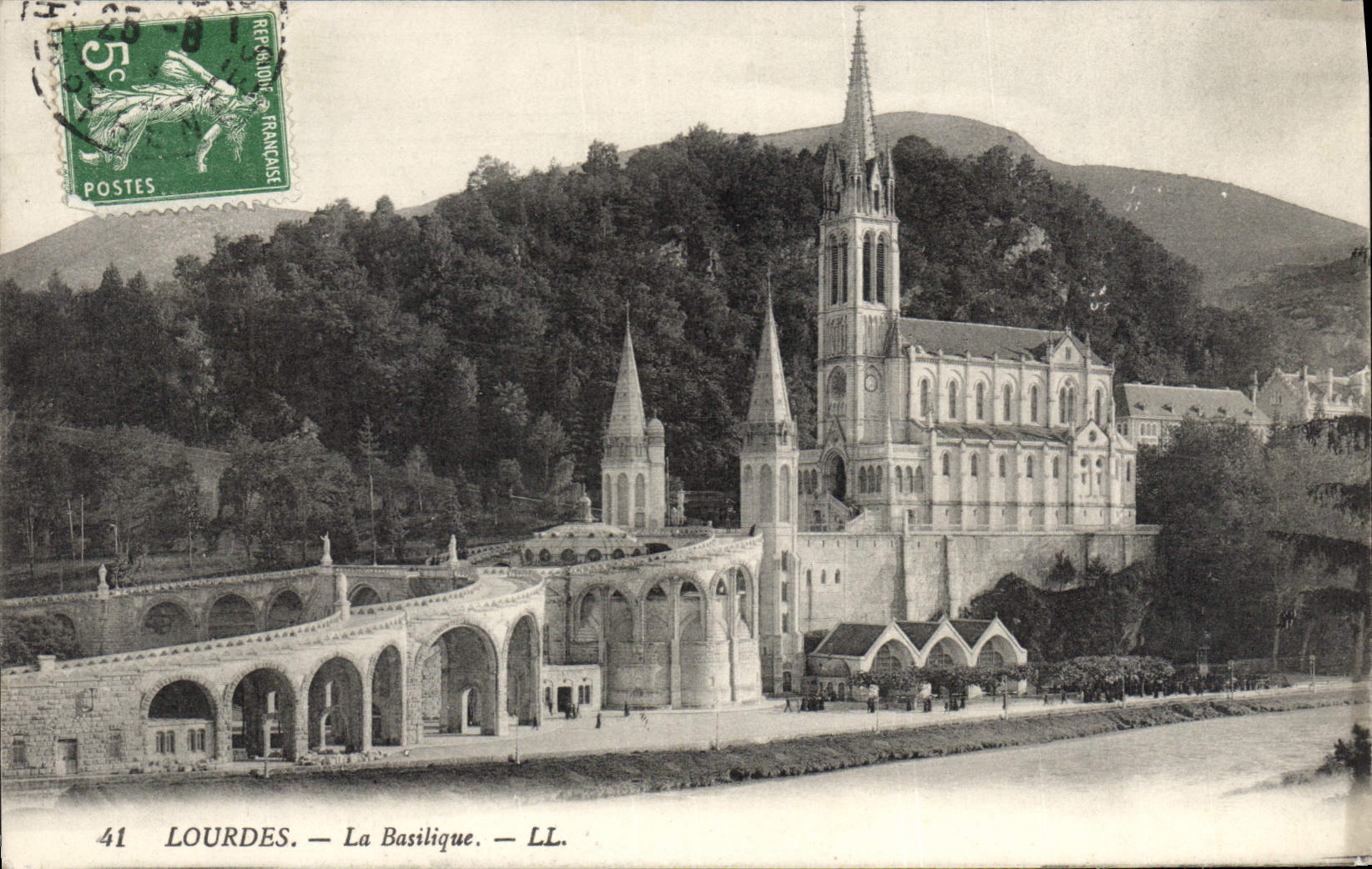 CPA Lourdes La Basilique 