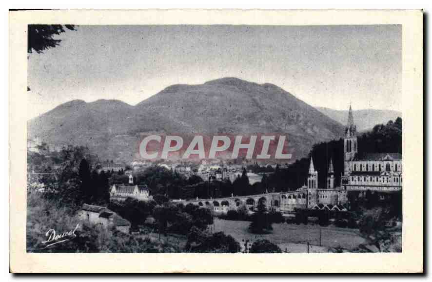 CPA Lourdes Vue generale et Pic 