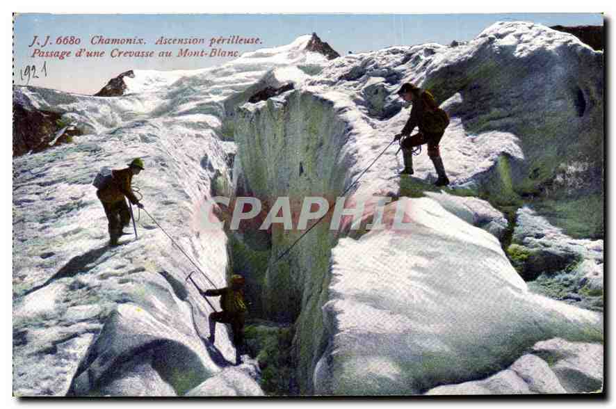 Ascension périlleuse — Passage d'une crevasse au Mont-Blanc — J.J. 6680