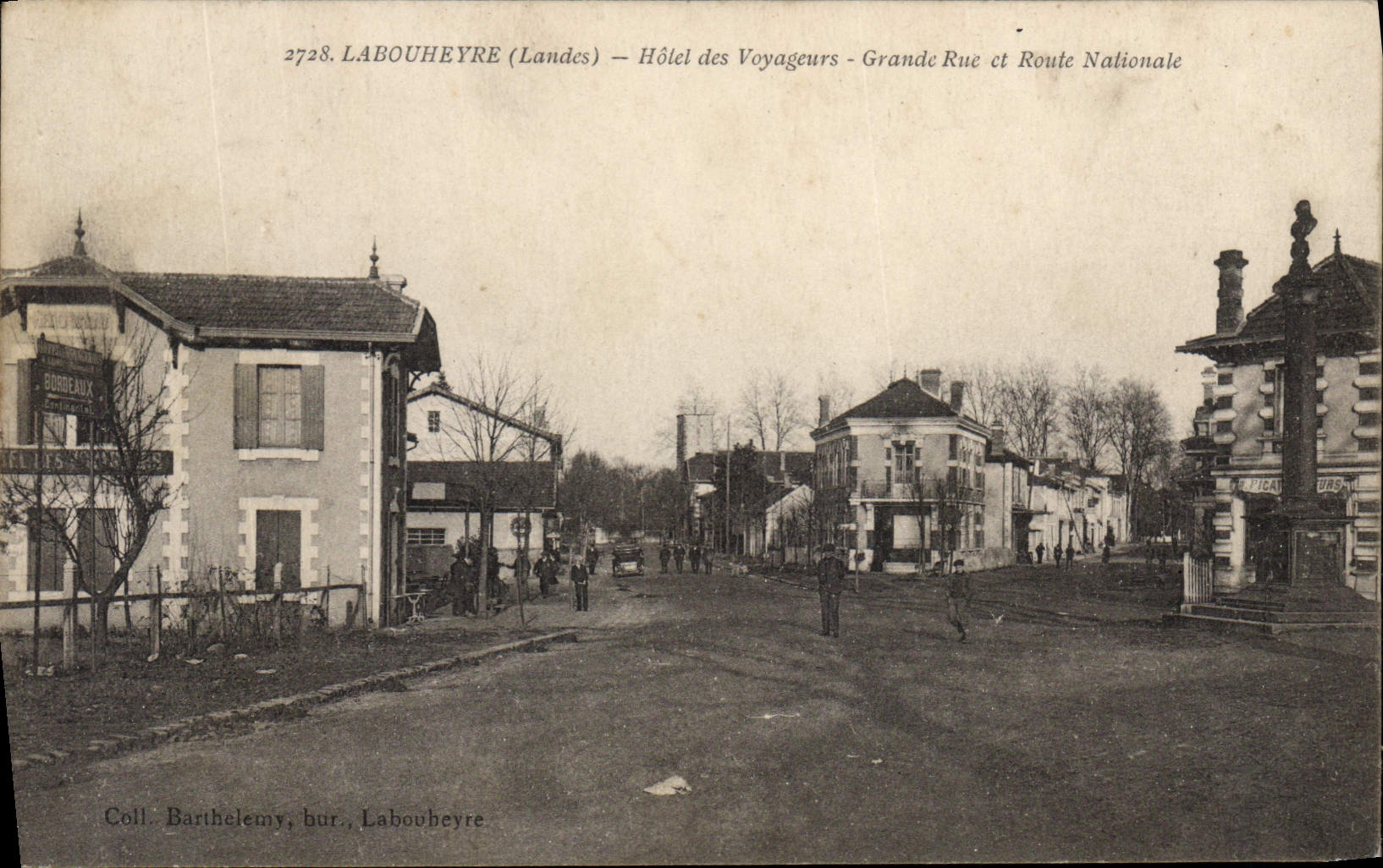 CPA Labouheyre Landes Hotel des Voyageurs Grande Rue et Route Nationale 