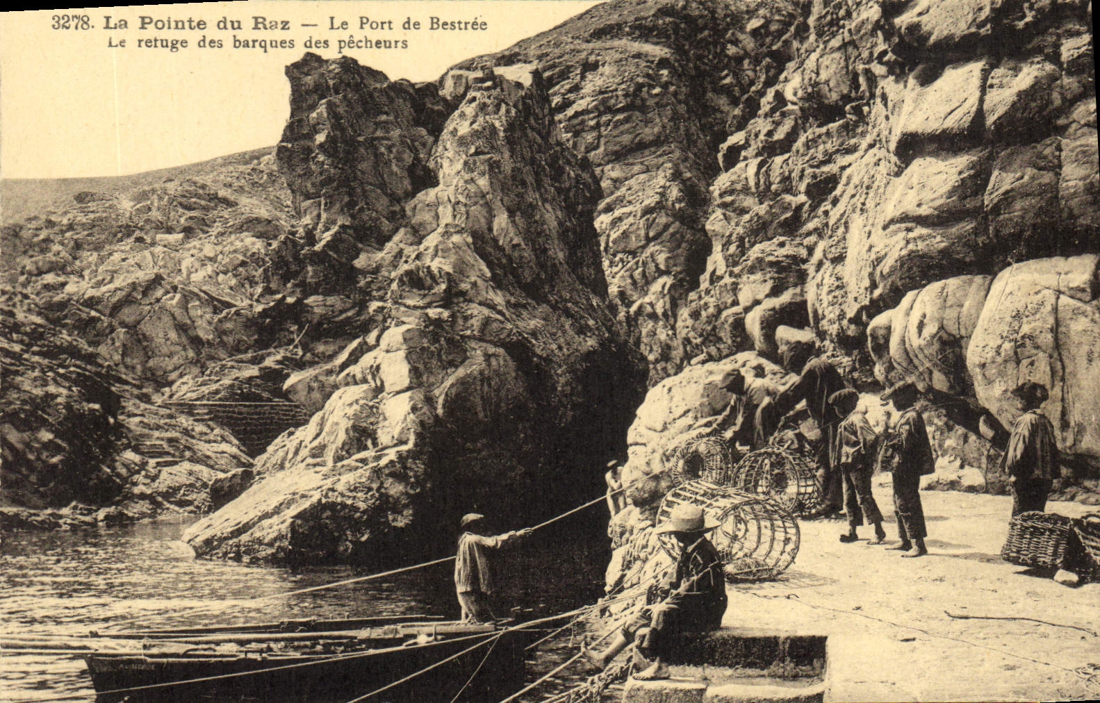 Pointe du Raz — Hafen Béstrée — Das Einholen der Fischerboote — Sammlung Villard - Quimper