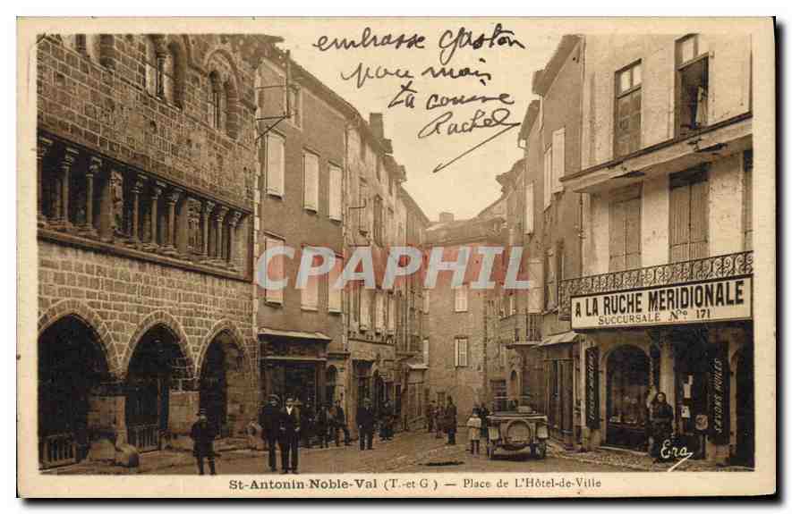 CPA St Antonin Noble Val T et G Place de L'Hotel de Ville A la Ruche meridionale