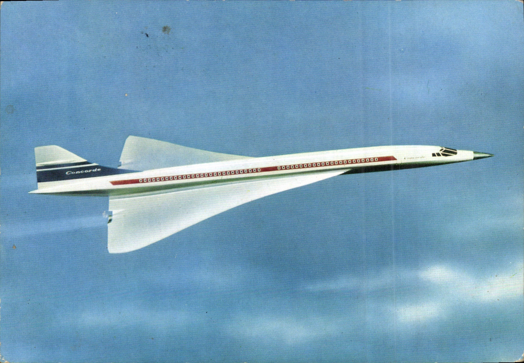 CPA Dans le Ciel de France  Concorde