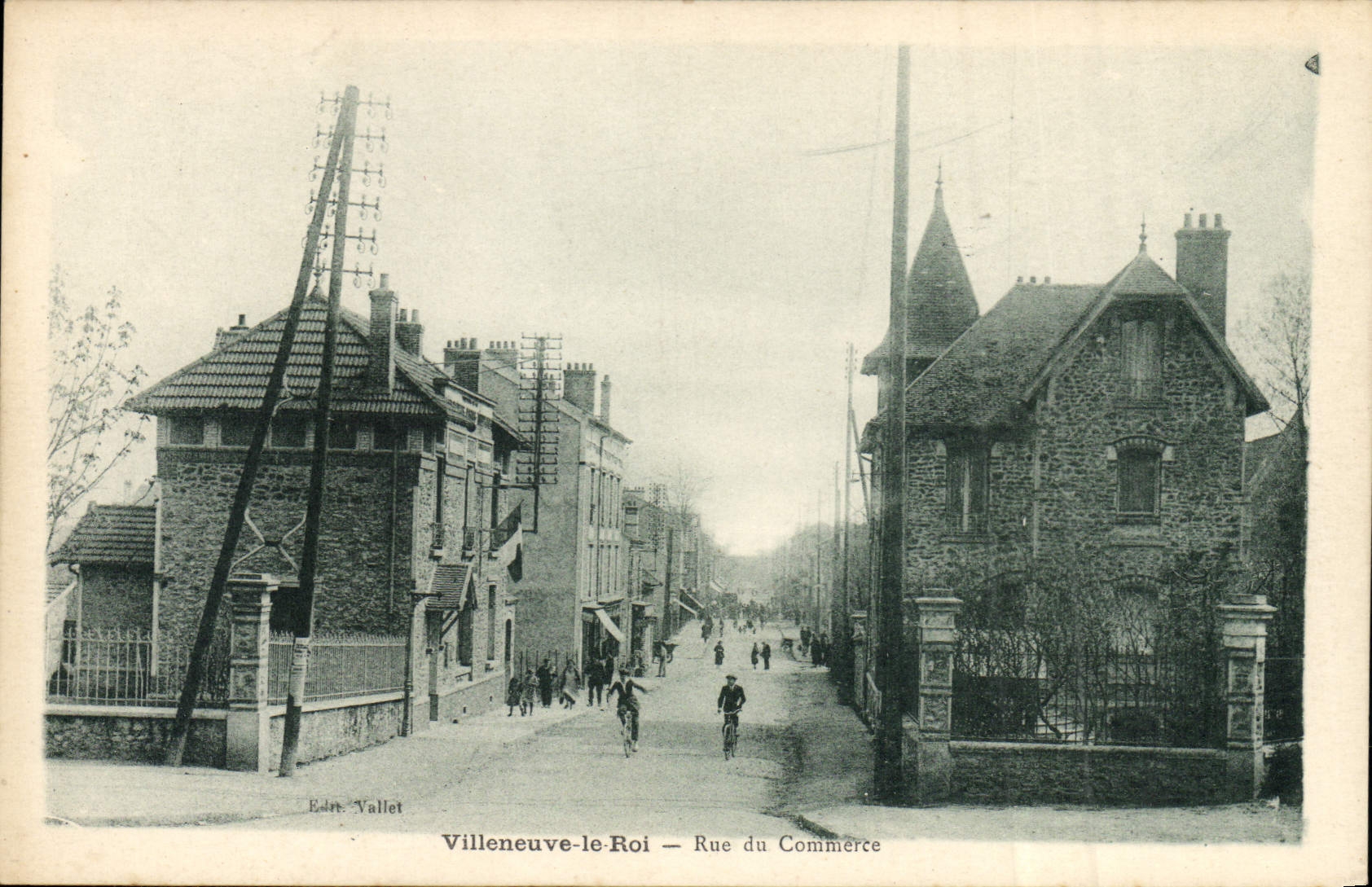 CPA Villeneuve le Roi Rue du Commerce 