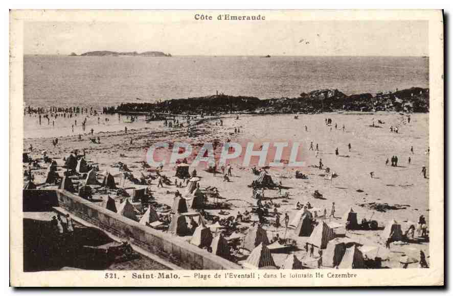 CPA Cote d'Emeraude Saint Malo Plage de l'Eventail dans le lointain Ile Cezembre 
