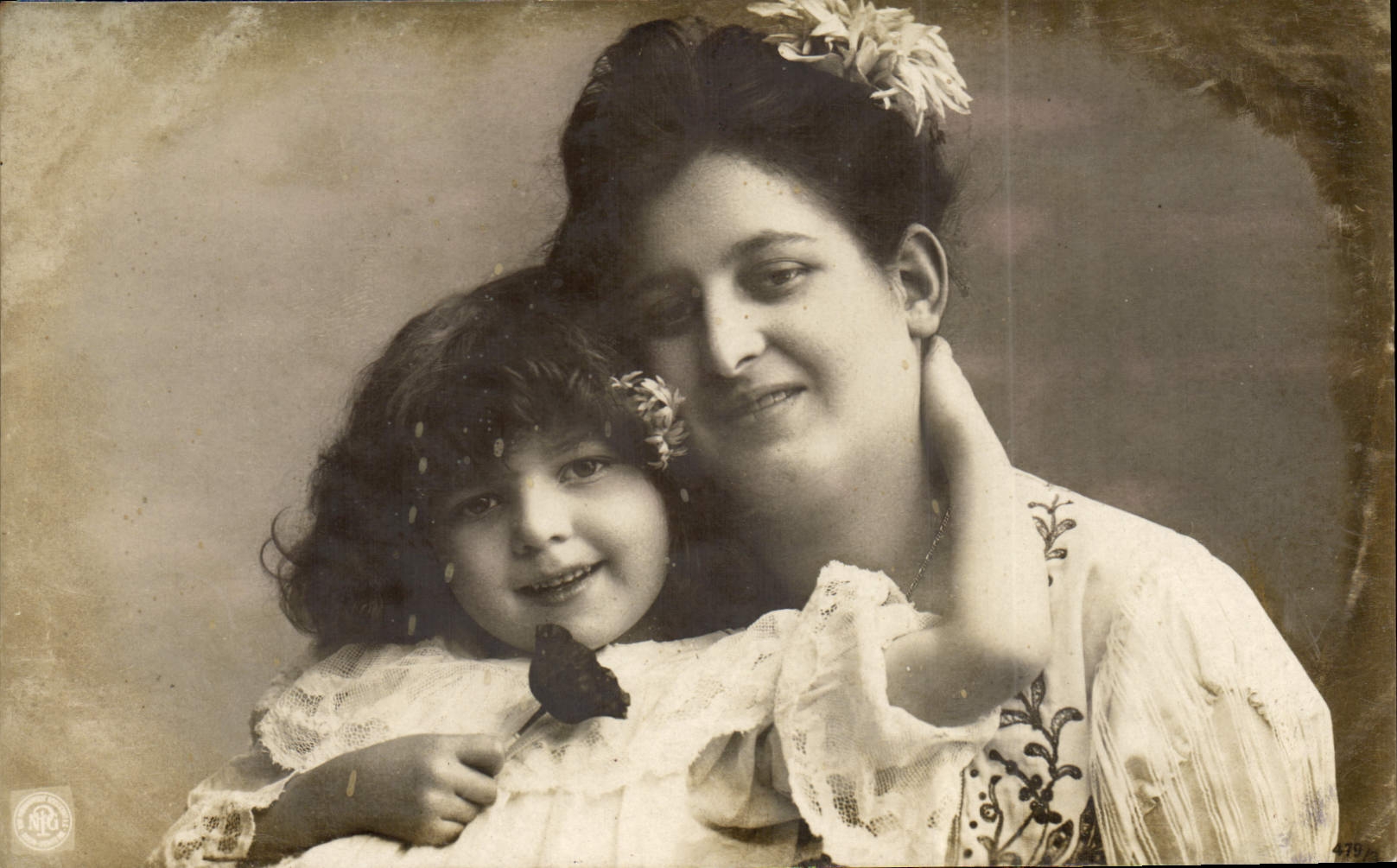 Woman and Child — Studio Portrait — Oranotypie, n° 479