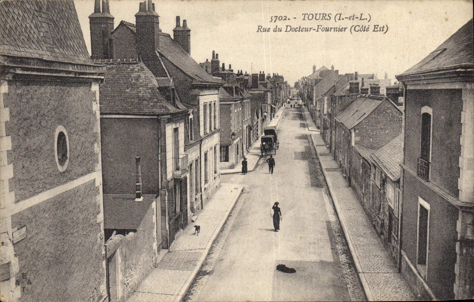 Tours (Loir-et-Cher) — Rue du Docteur-Fournier (Côté Est) — Éditeur E.A.T. n° 5702