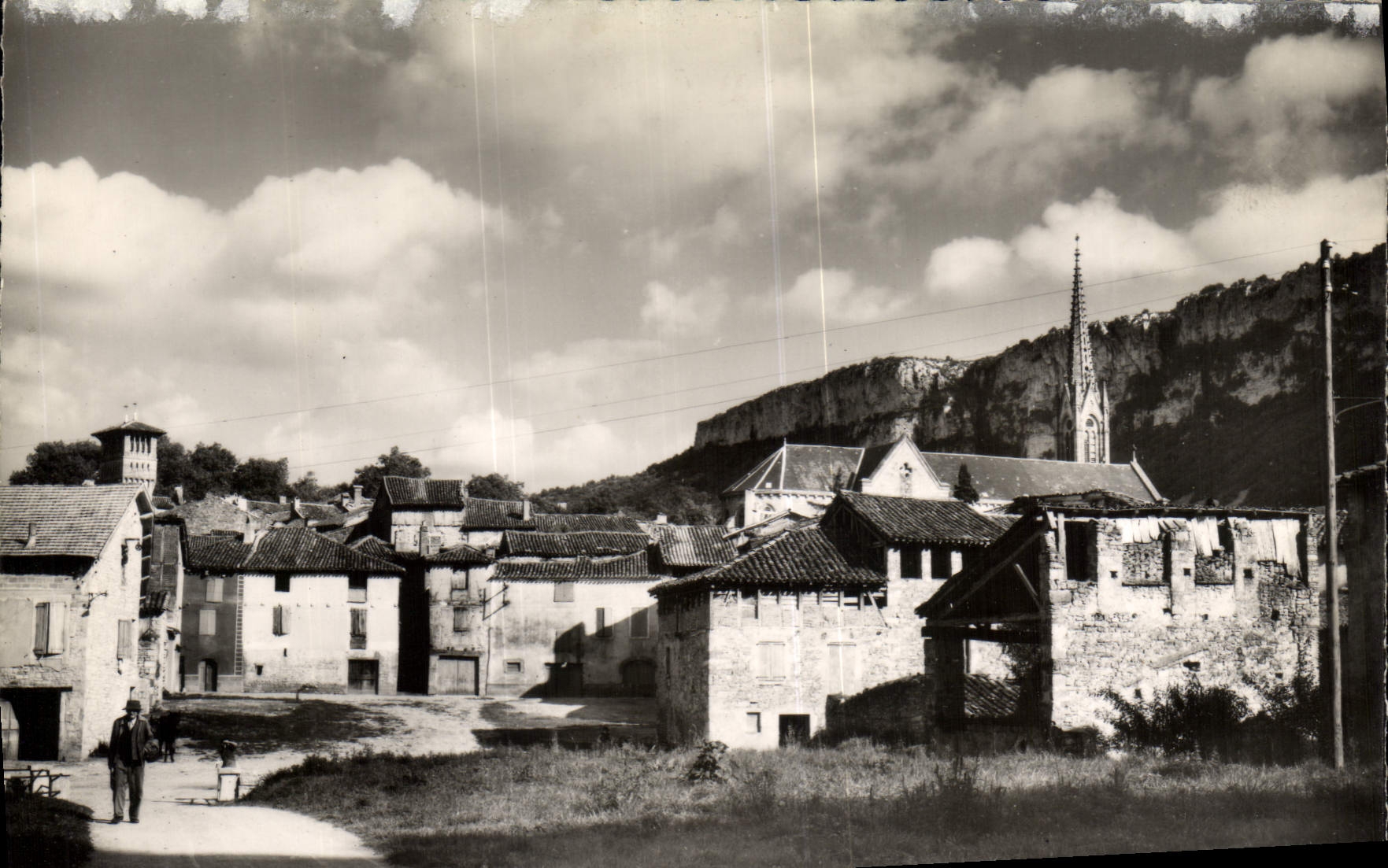 CPA St Antonin Noble Val Tarr et Garonne Place du Bessarel 