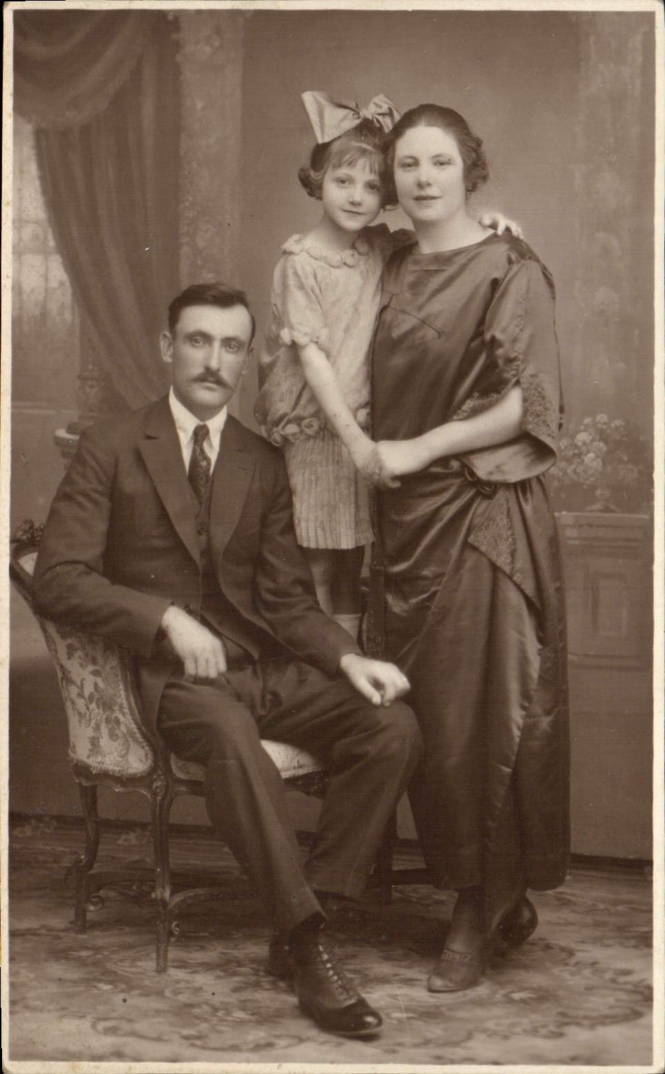 CARTE PHOTO Femme Famille