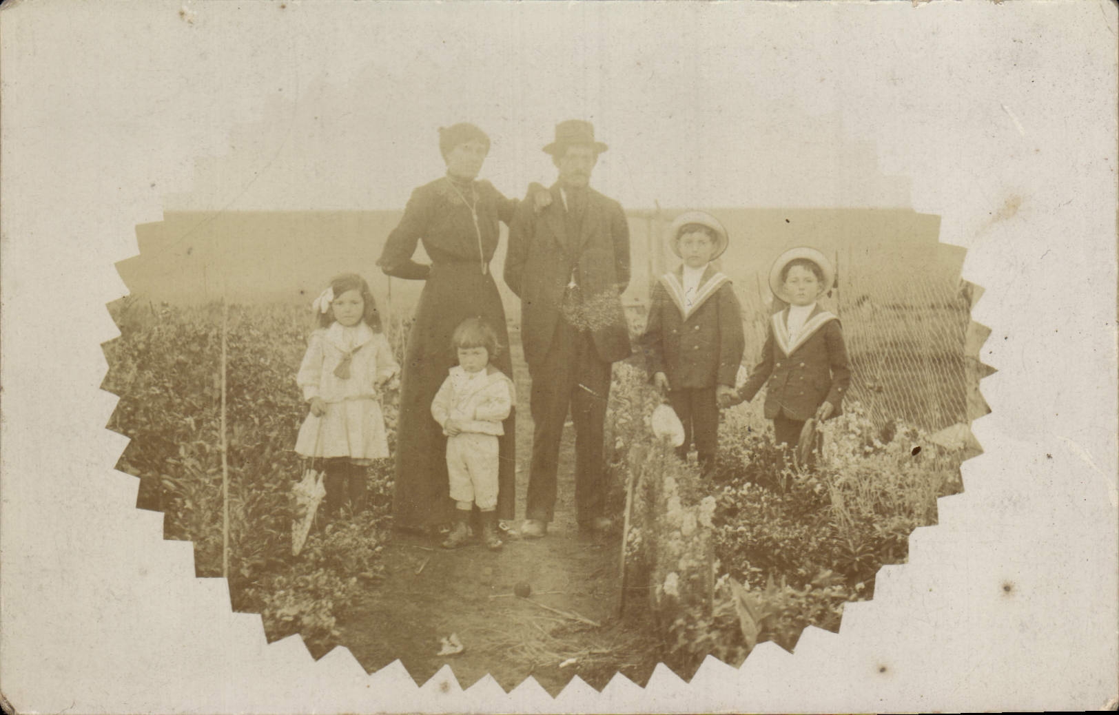 CARTE PHOTO Famille