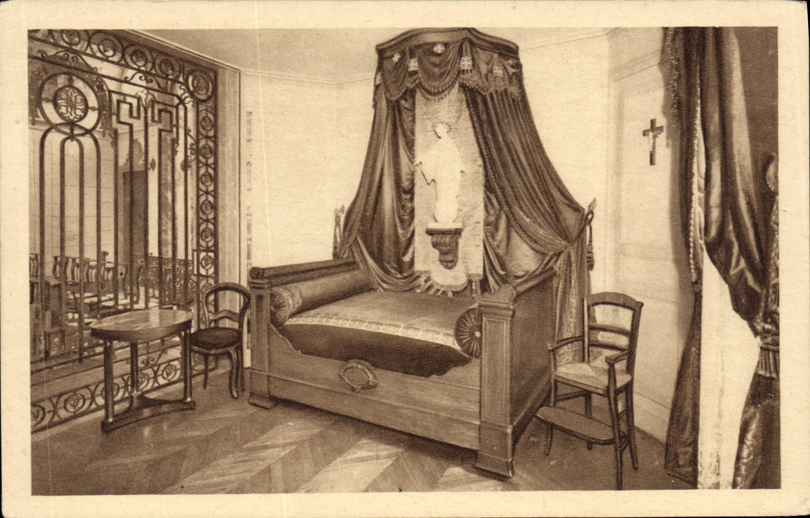 CPA Alencon Chambre Natale de Sairre Therese de l'Enfant Jesus 