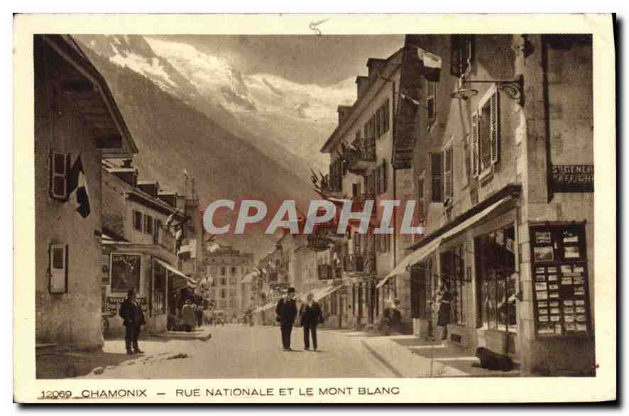 CPA Chamonix Rue Nationale et le Mont Blanc 
