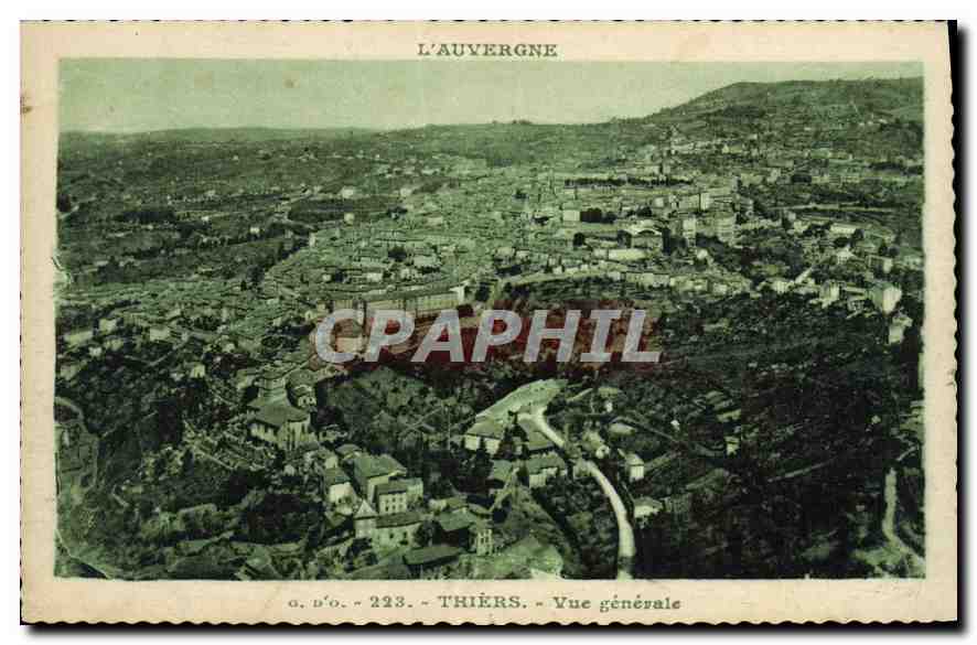 CPA L'Auvergne Thiers vue Generale 