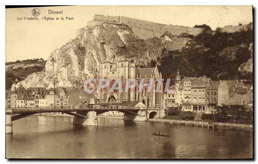 CPA Dinant La Citadelle l'Eglise et le Pont 