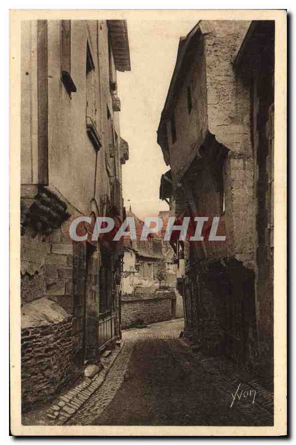CPA Bretagne Vitre Ille et Vilaine rue Poterie Maisons Anciennes a etages saillants sur piliers 