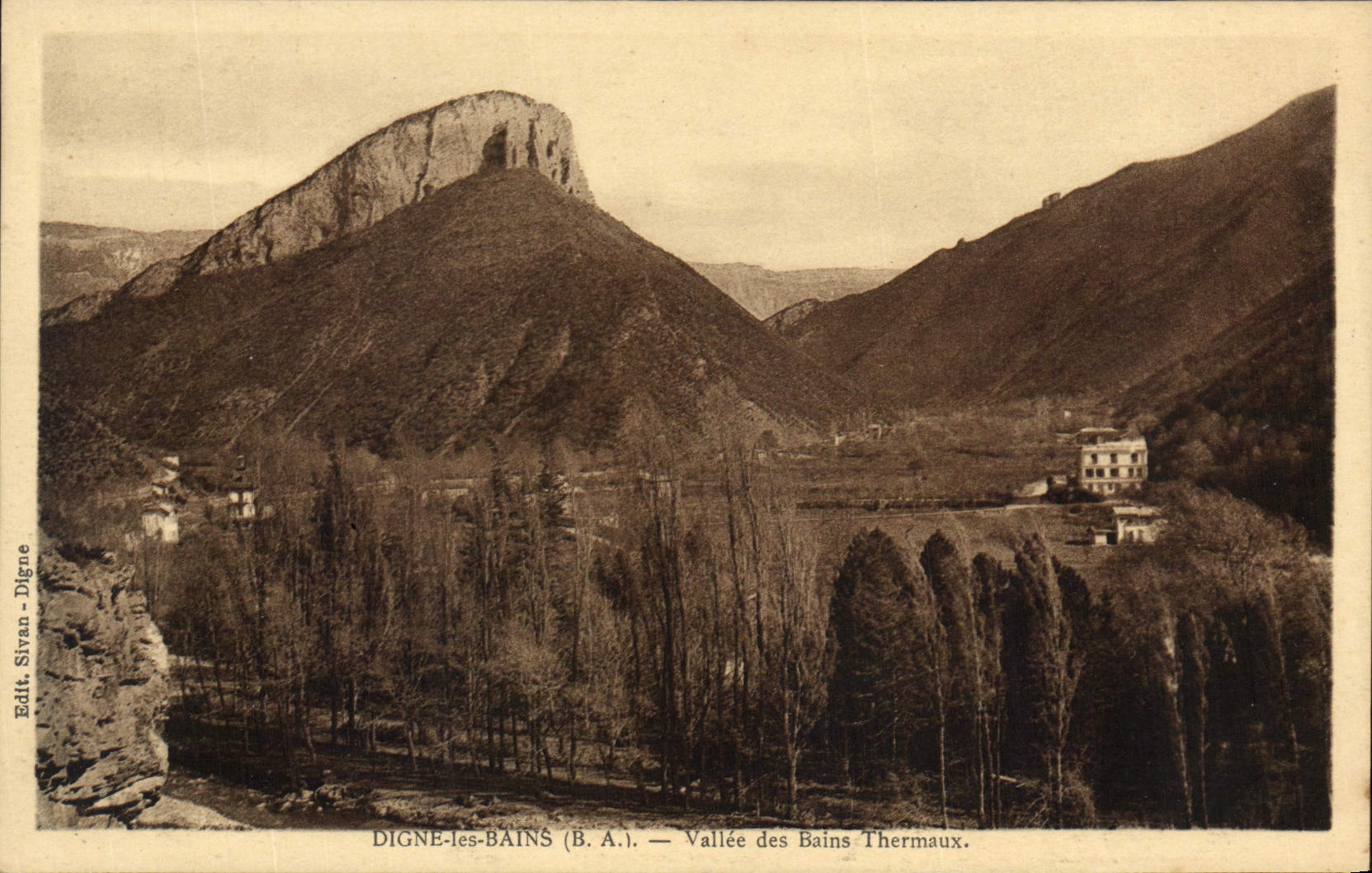 CPA Digne les Bains BA Vallee des Bains Thermaux 
