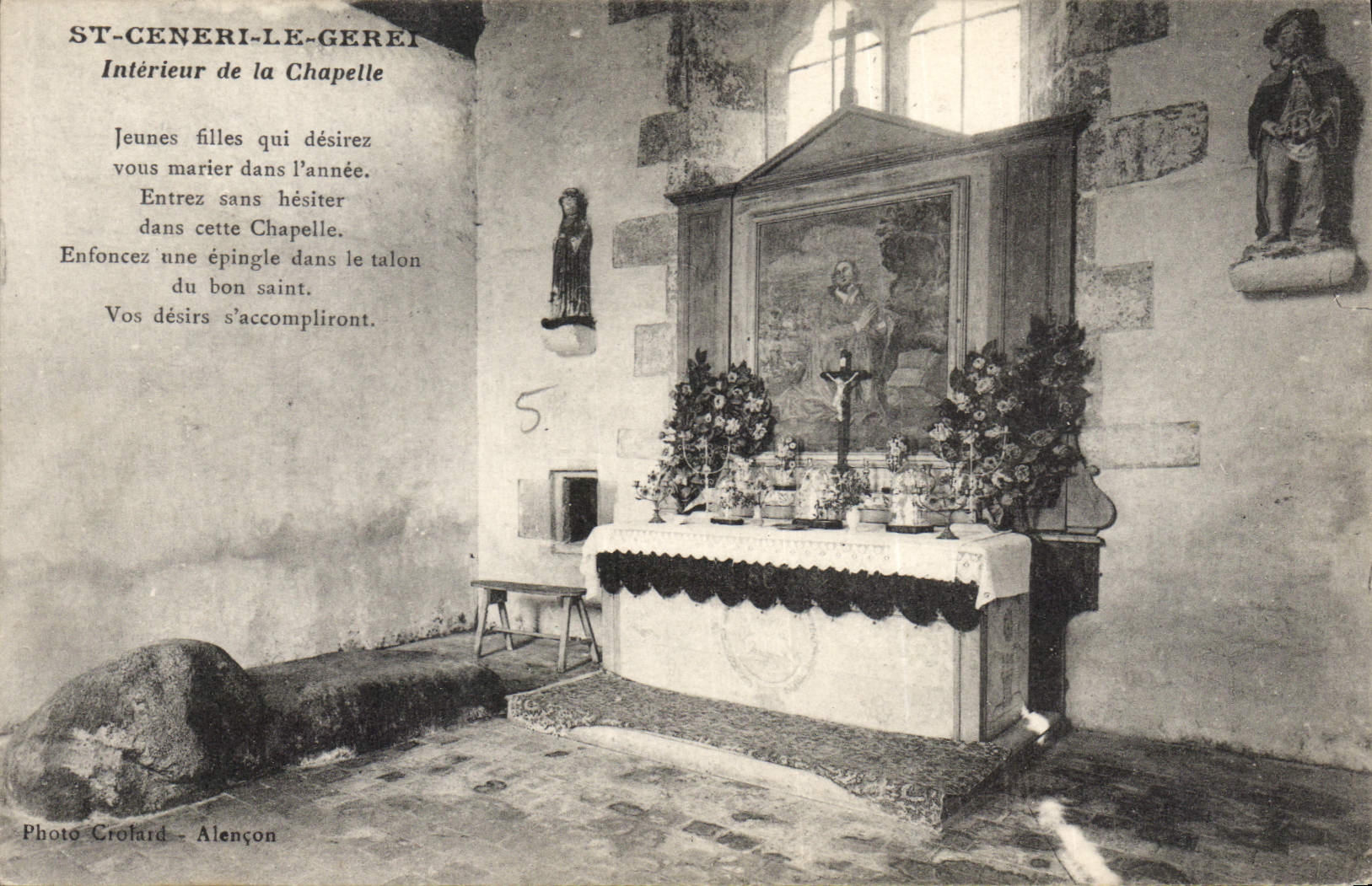 CPA St Ceneri Le Gerei Interieur de la Chapelle Jeunes filles qui desirez vous marier dans l'annee 
