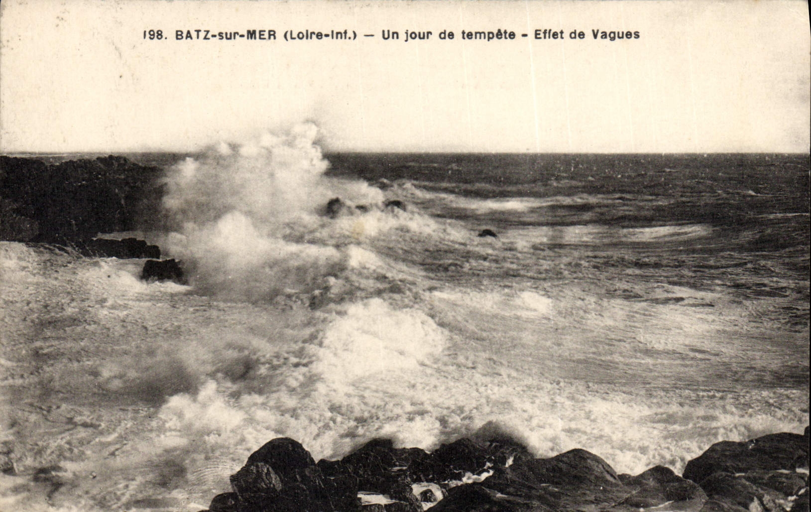 CPA Batz sur Mer Loire Inf Un jour de tempete Effet de Vagues 