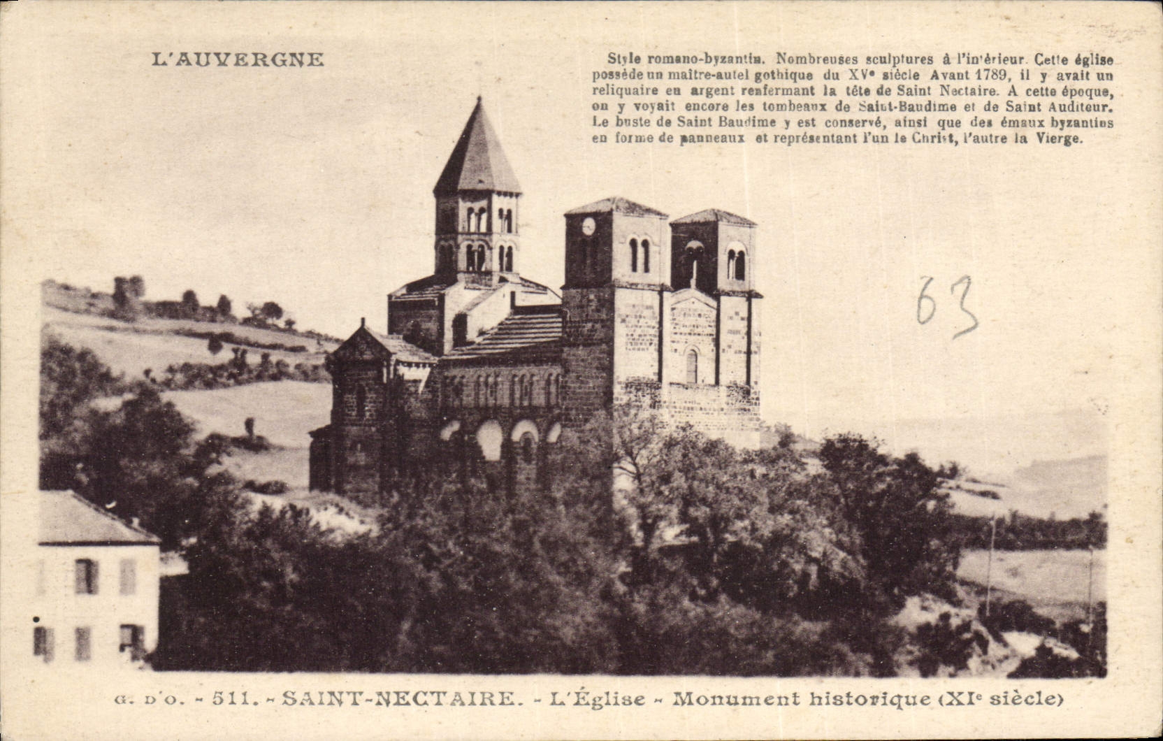 CPA L'Auvergne Saint Nectaire L'Eglise Monument historique XI siecle 