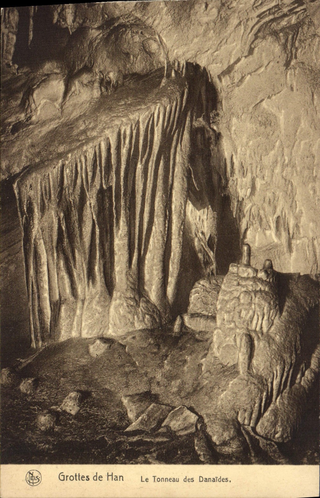 CPA Grottes de Han Le Tonneau des Danaides 