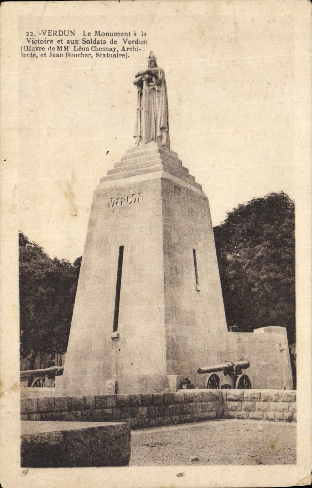 Verdun — Le Monument à la Victoire et aux Soldats de Verdun — œuvre de MM. Léon Chesnay, Architecte, et Jean Boucher, Statuaire