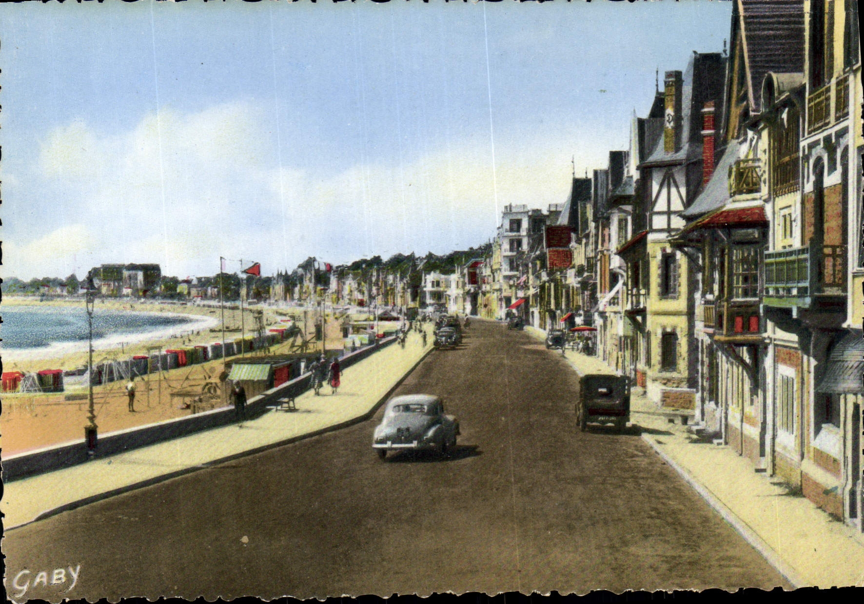 CPA La Baule L Inf Boulevard Hennecart et la Plage 