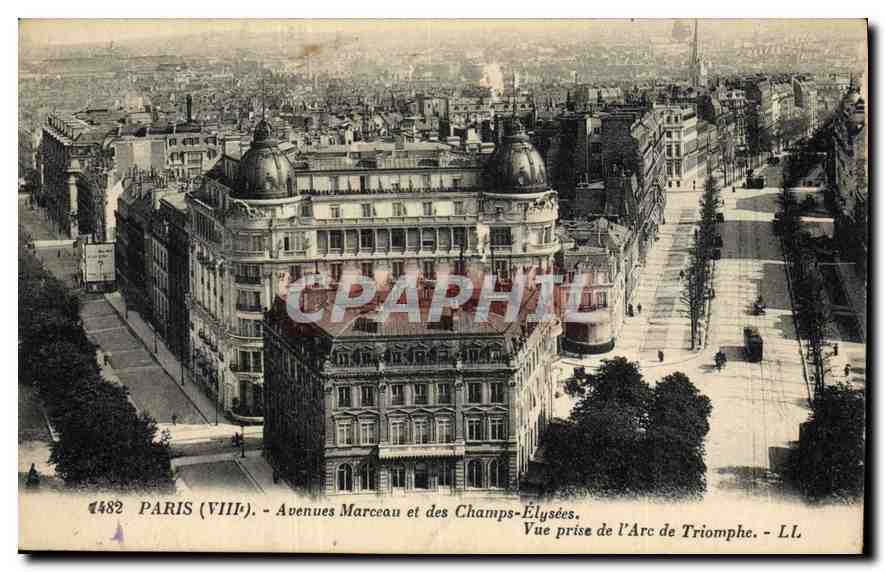 CPA Paris VIII Avenues Marceau et des Champs Elysees Vue prose de l'Arc de Triomphe 