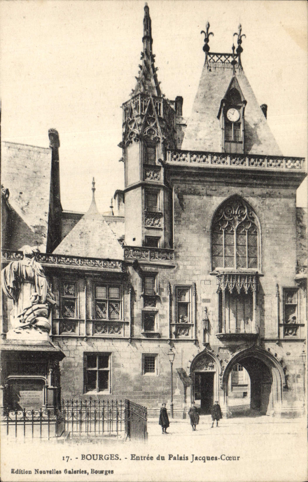CPA Bourges Entree du Palais Jacques Coeur 