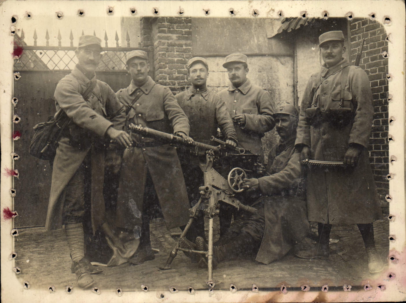 CARTE PHOTO Soldats Militaria Mitrailleuses