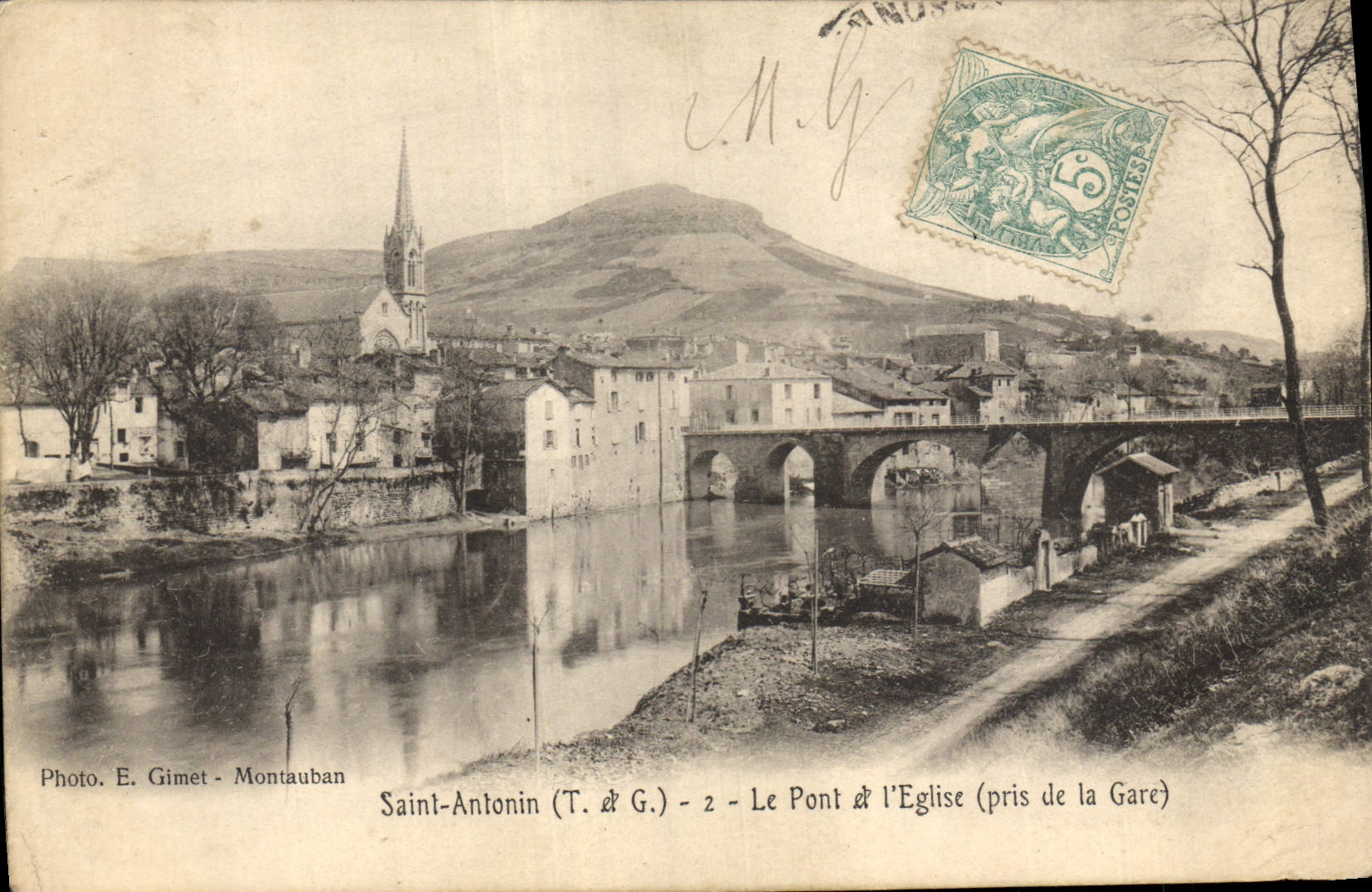 CPA Saint Antonin T et G Le Pont et l'Eglise pris de la Gare 