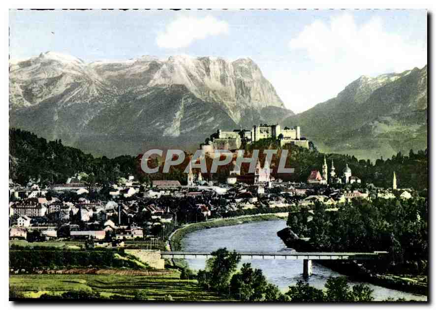 CPM Salzburg Blick auf die Autobahn dahinter Tennengebirge 