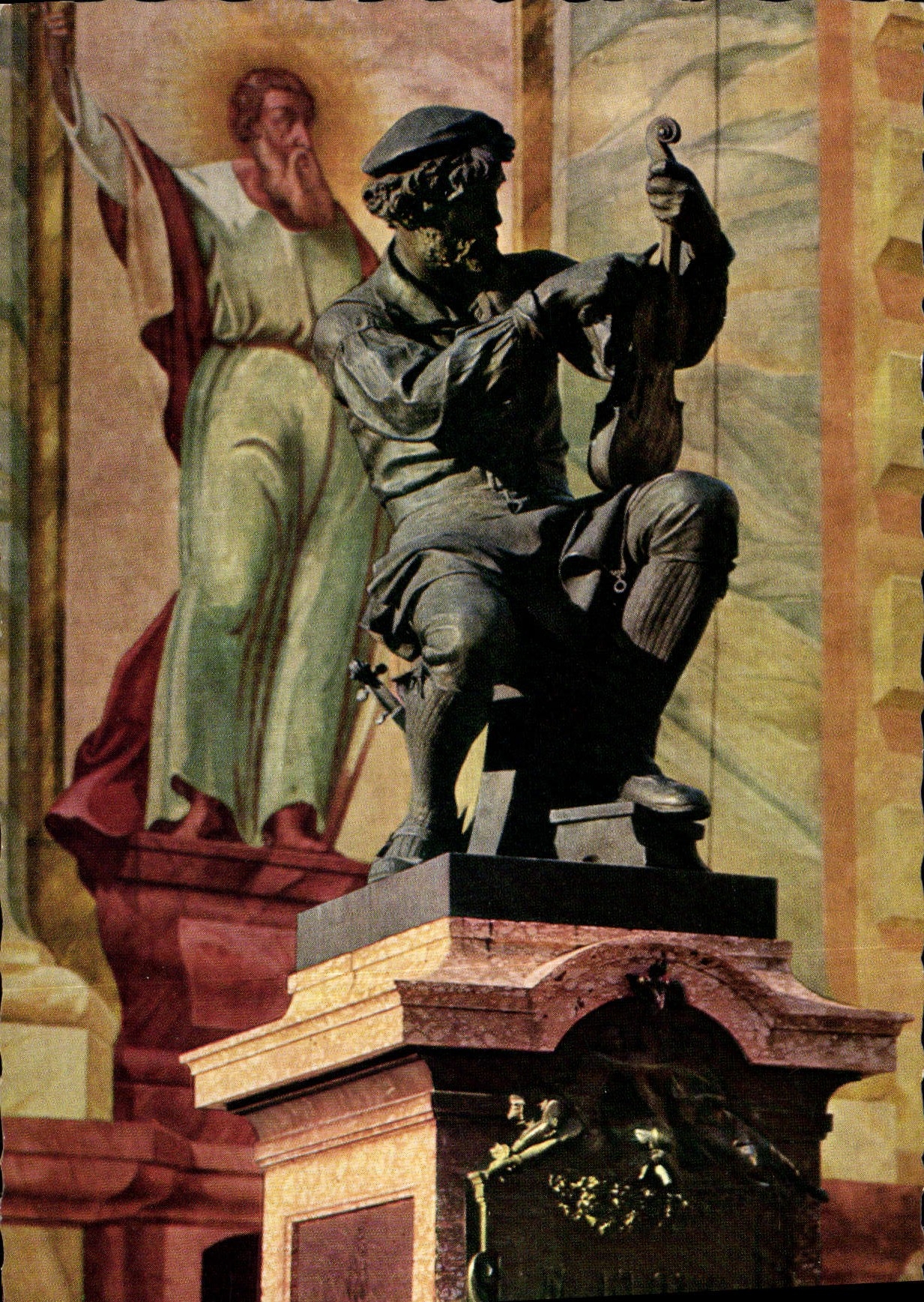 CPM  Mittenwald Klotzdenkmal Mathias Klotz Grunder des Mittenwoider 