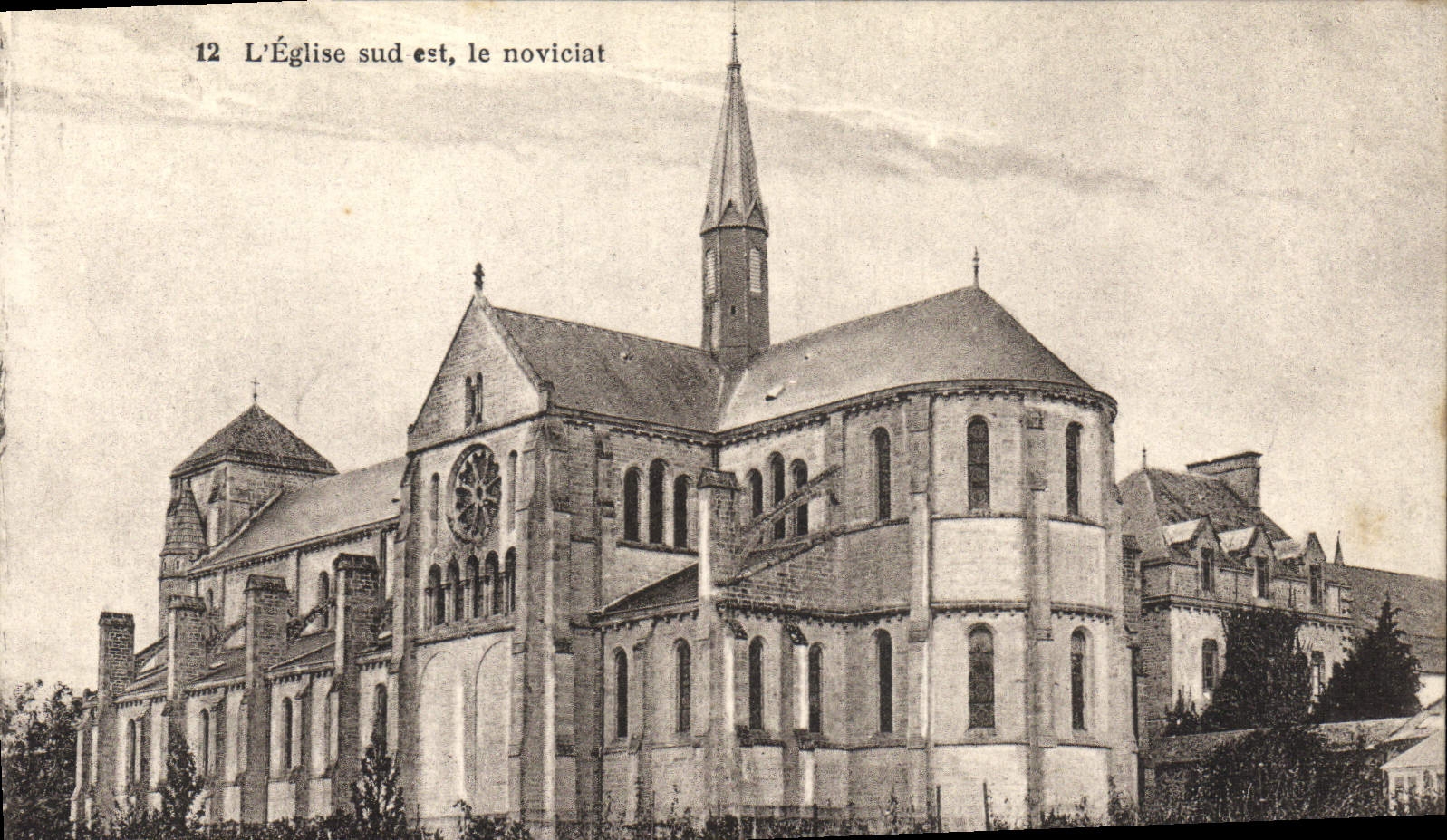 L'Église sud est, le noviciat — Abbaye de Notre Dame de Thymadeuc, O.C.R. en Bréhan Loudéac