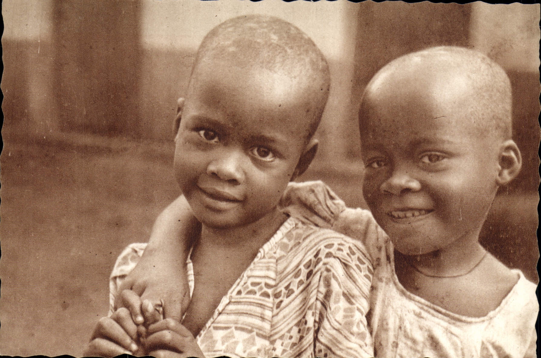 Deux enfants orphelins — Cameroun — Éditions Pères du Saint-Esprit