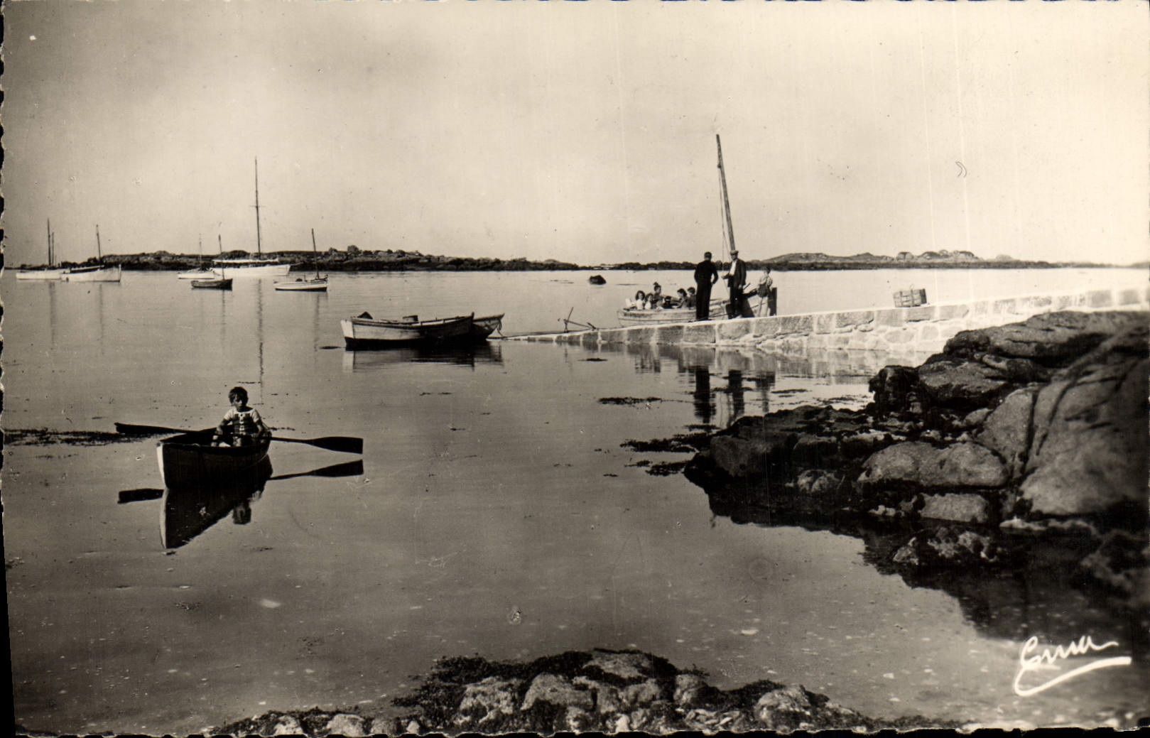 CPM Iles Chaussey Manche La cale aux canoes 