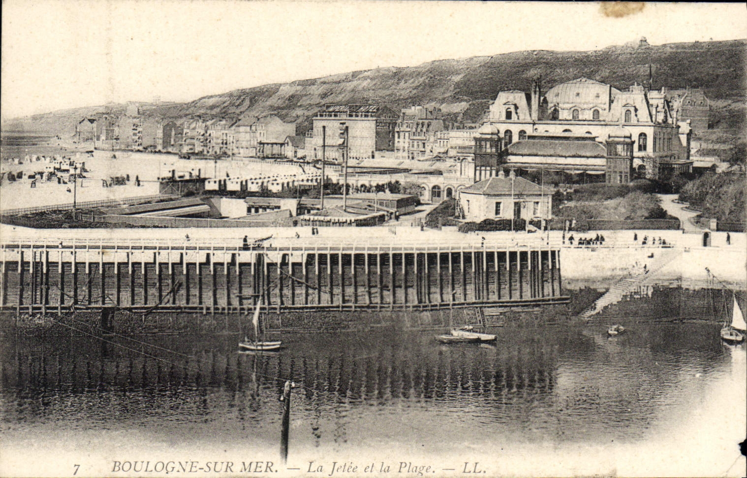 Boulogne-sur-Mer — La Jetée et la Plage — LL.