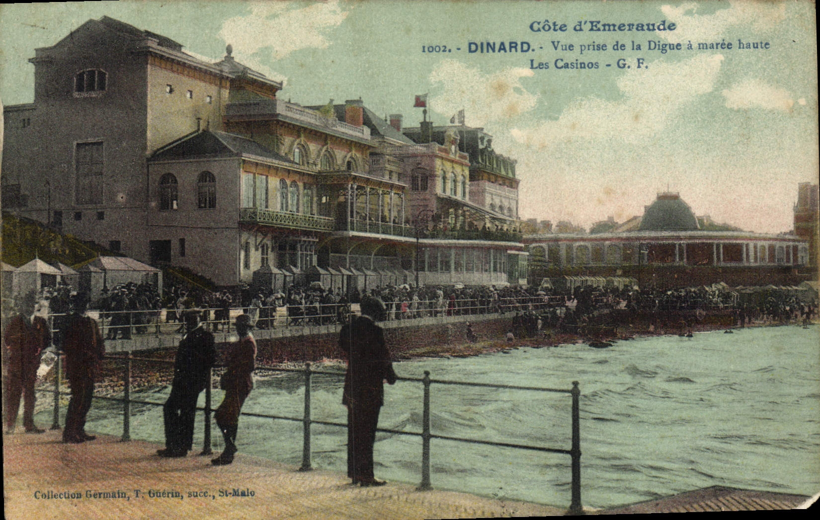 CPA Cote d'Emeraude Dinard Vue prise de la Digue a maree haute les Casinos