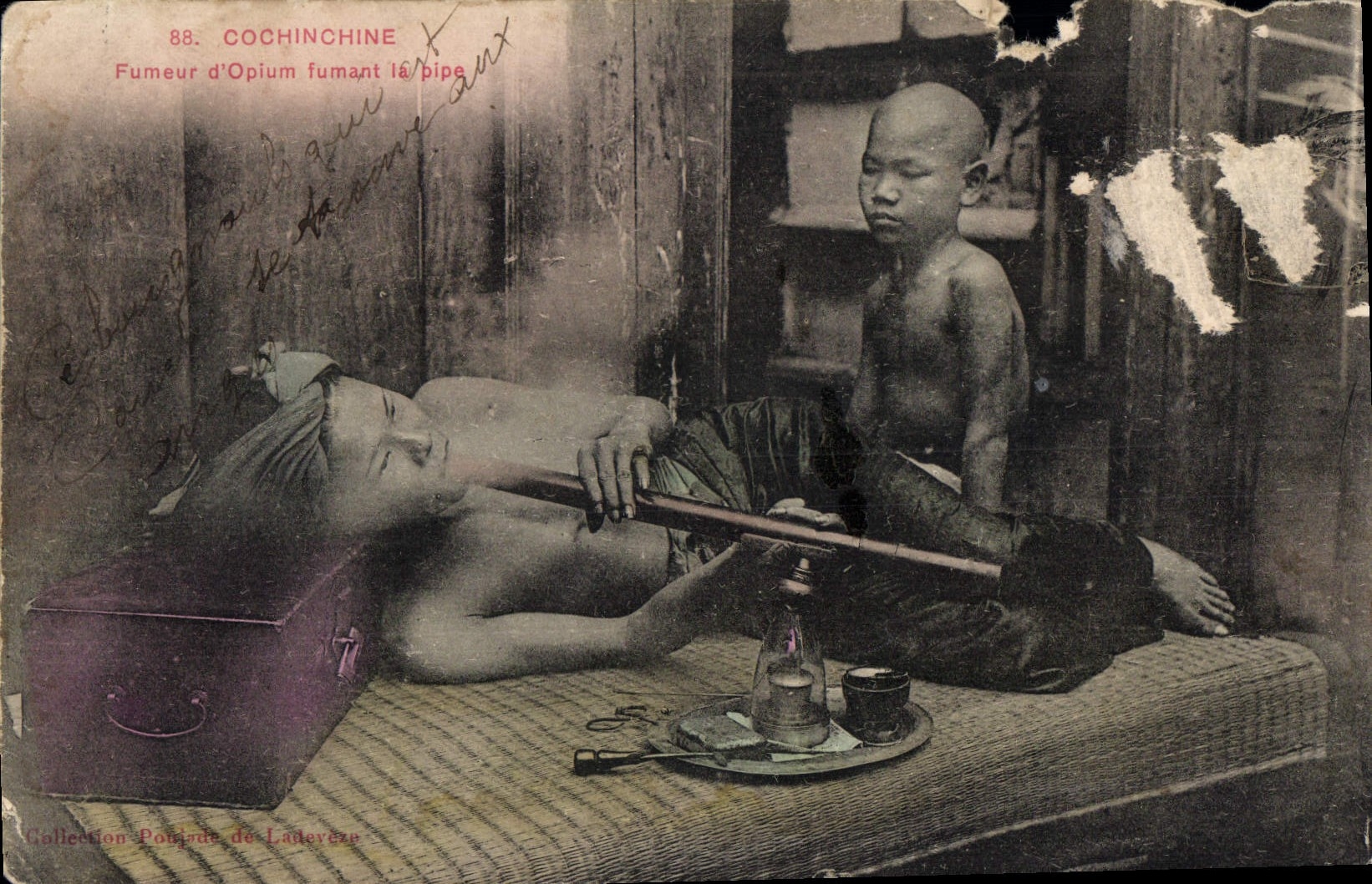 CPA Cochinchine Fumeur d'Opium fumant la pipe Indochine
