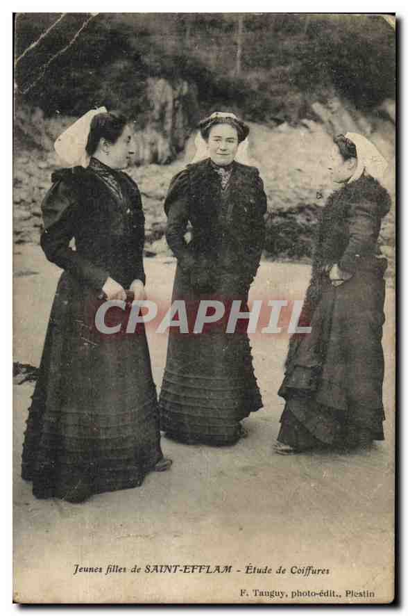 CPA Folklore Jeunes filles de Saint Efflam Etude de Coiffures 